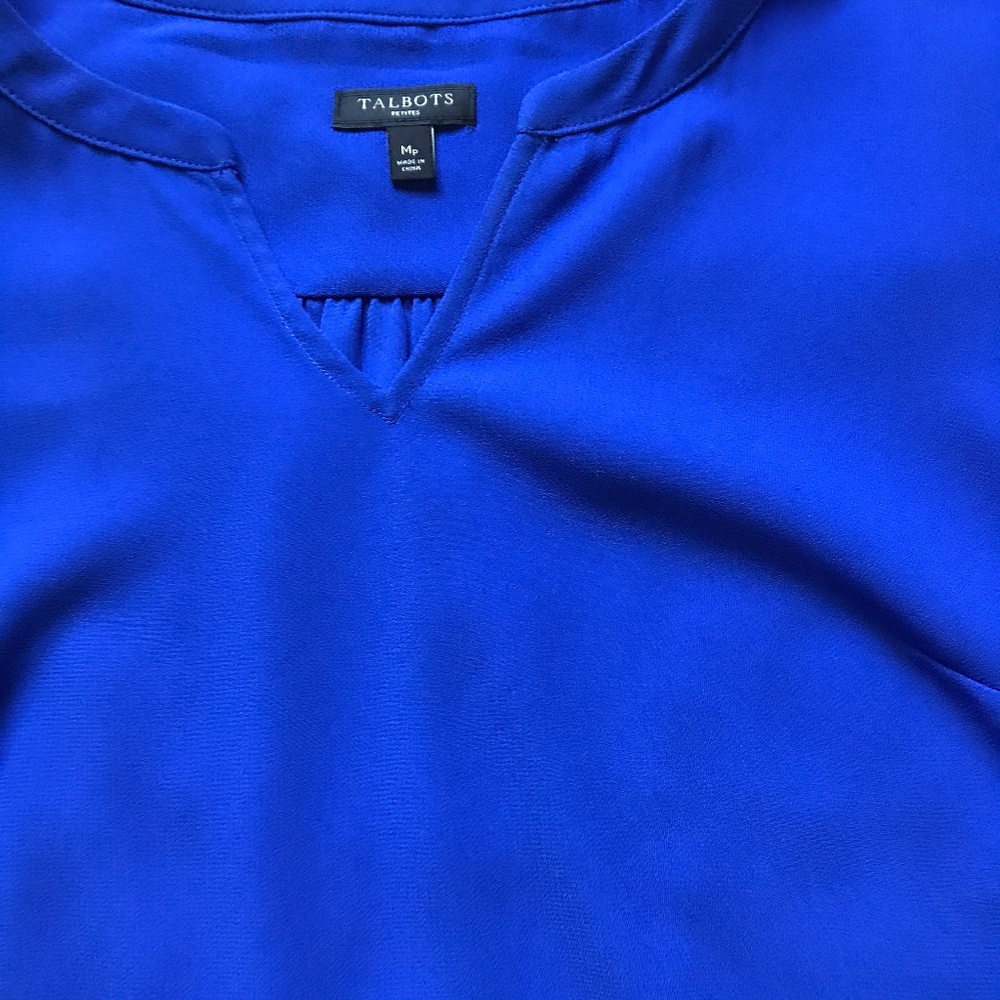 Gorgeous blue Talbots 3/4 length detailed sleeve top